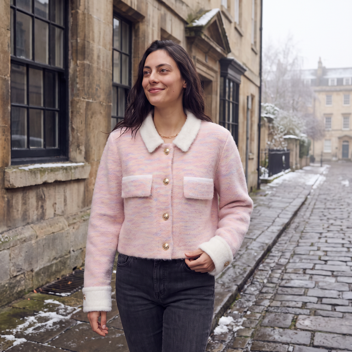 Cropped Knitted Cardigan with Contrast Collar